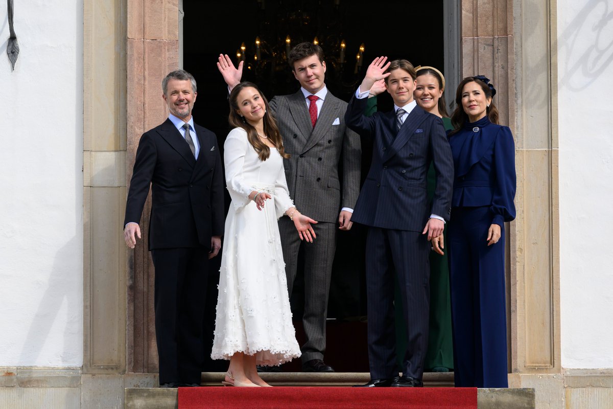 royalfocus1's tweet image. Prince Vincent and Princess Josephine of Denmark were joined by their God Father King Felipe of Spain at their confirmation at Fredensborg Palace #Denmark #Confirmation #PrinceVincent #PrincessJosephine