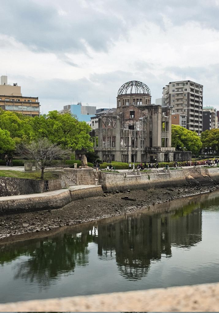 TeaWithMandyxo's tweet photo. We visited the Hiroshima Peace Memorial Museum yesterday 💐

I'm grateful I was able to pay respect to all those lives tragically stolen, and to learn from one of humanity's most devastating mistakes. https://t.co/sy9ew0oDiQ