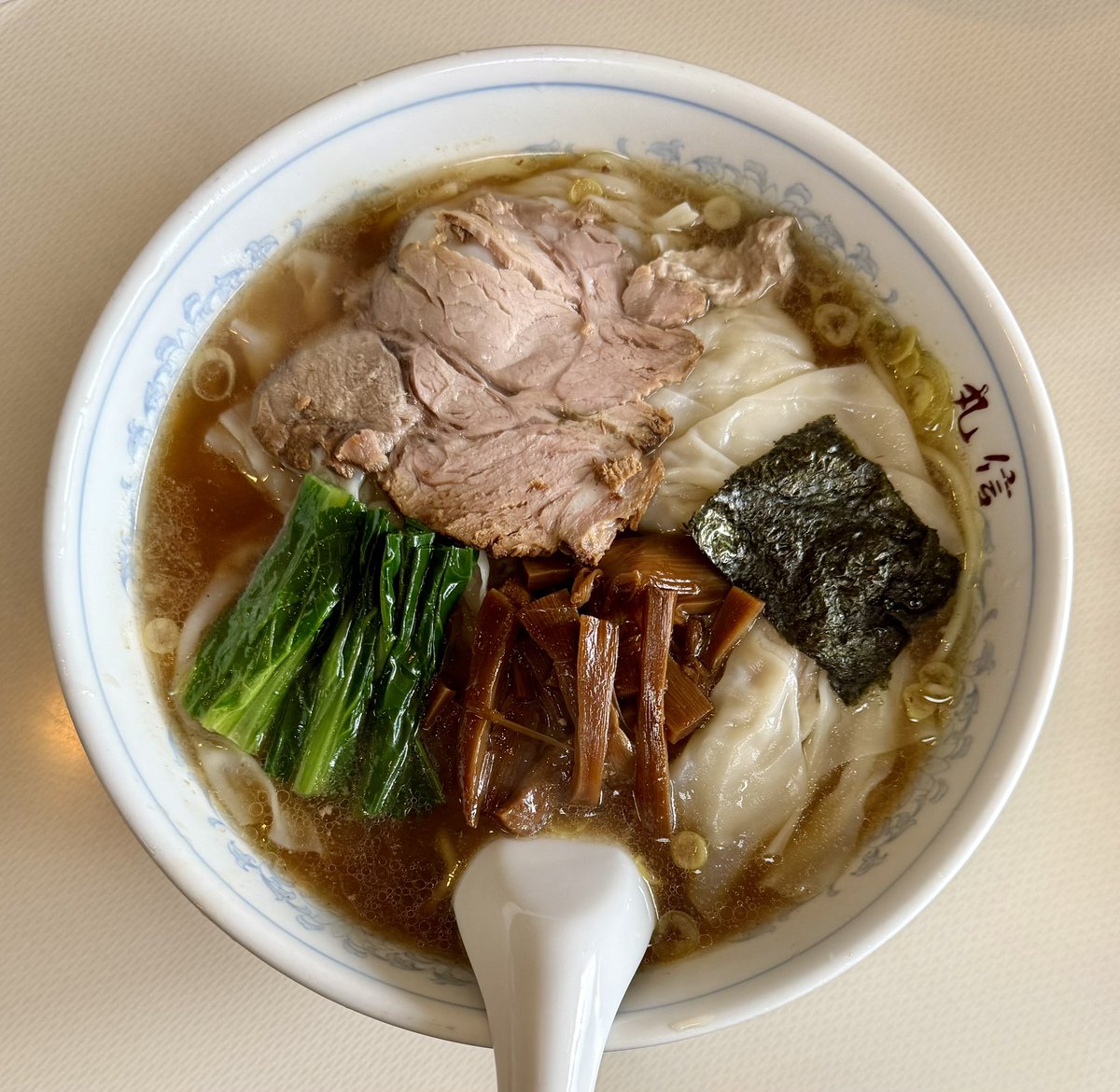 荻窪の丸信さん
ワンタンメン