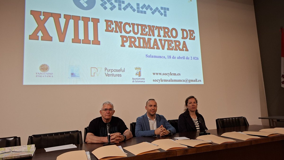aytoSalamanca's tweet image. El concejal de 📖 Educación, Luis Sánchez, participa en la Facultad de Ciencias en el acto de bienvenida del XVIII Encuentro de Primavera del Proyecto #EsTalMat  'Estímulo del Talento Matemático' Castilla y León.