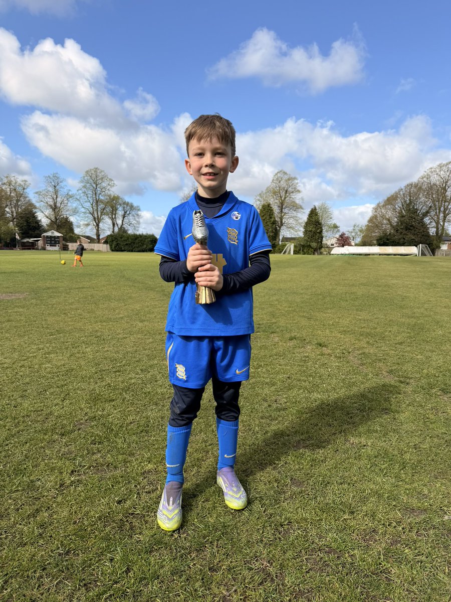 ColronFC's tweet photo. ⚽️ Walmley Colron Development ⚽️

A lovely sunny morning and a fantastic hour of football for everyone! ☀️

Plenty of skills on show, great games, and lots of goals scored 👏

Well done to our Player of the Week winners, and a big well done to everyone who took part 💙 https://t.co/aa2XuRo2hw