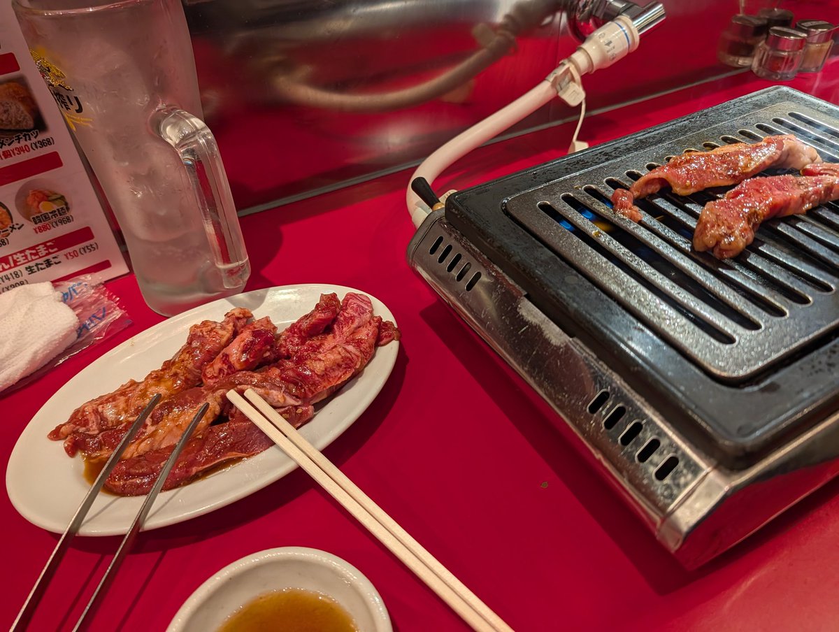 SHIMESABA0721's tweet photo. 7キロ歩いて食べる焼肉とレモンサワーがバチクソ美味くて生きる気力が湧く https://t.co/Z6CcyAGOLU