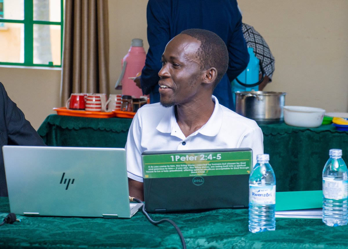 LivingStone International University tweet media