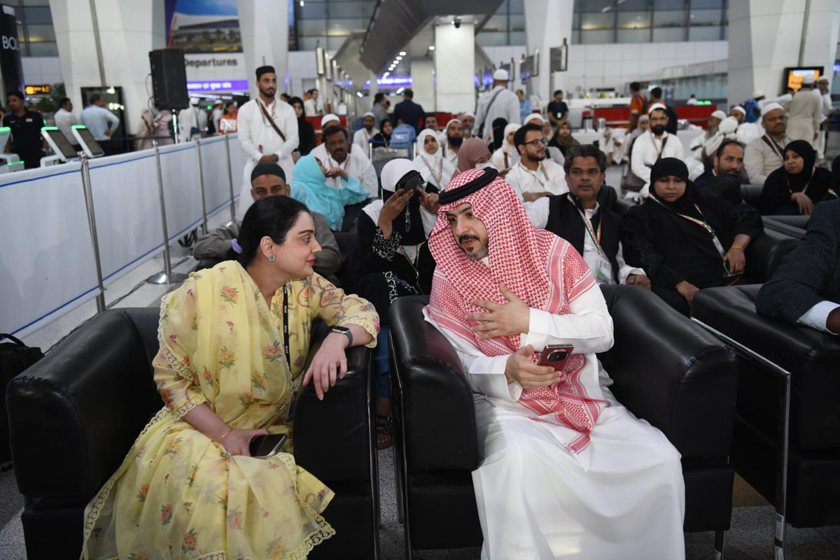Delhi State Haj Committee Chairperson <a href="/Kausarjahan213/">Kausar Jahan</a> Ji saw off the first Haj 2026 flight from IGI Airport T3 today,  In the presence of Mr. Ahmed Mushabbab Al Hamari (Deputy Head of Mission), Dr. Srivatsa Krishna (Secretary, MOMAI), and Shri Ram Singh (Jt.Secretary MOMAI).