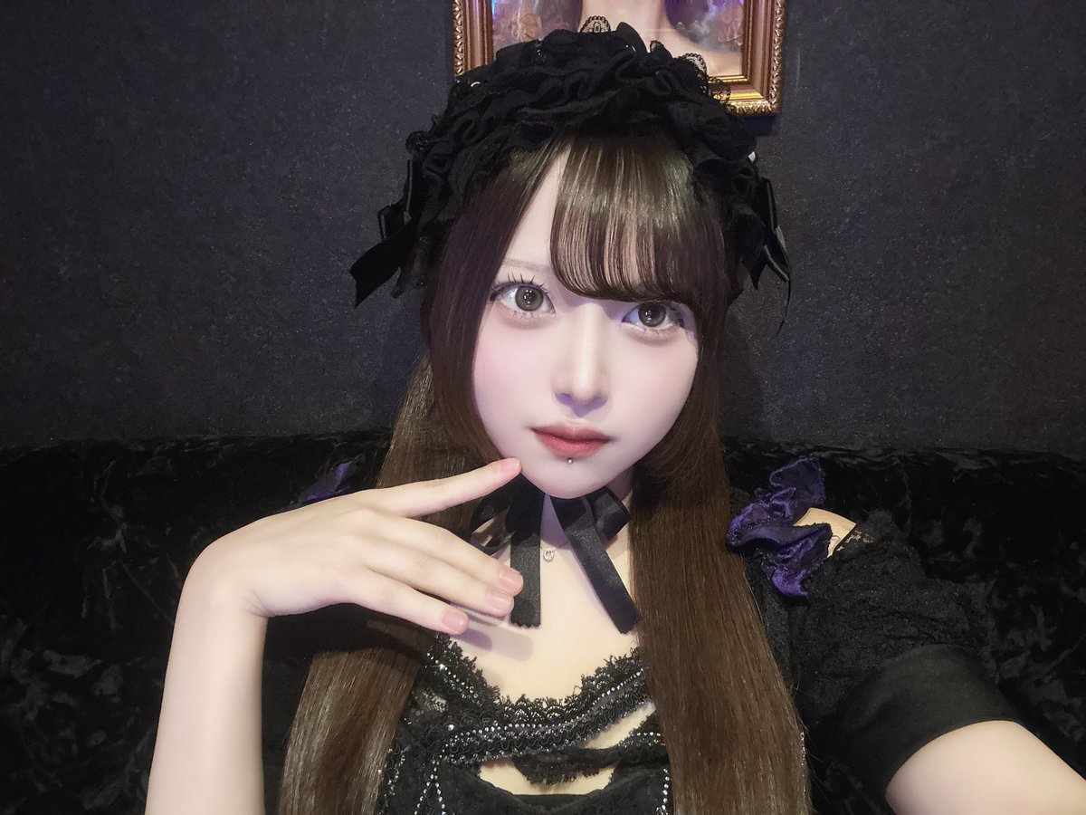 めあさん tweet media