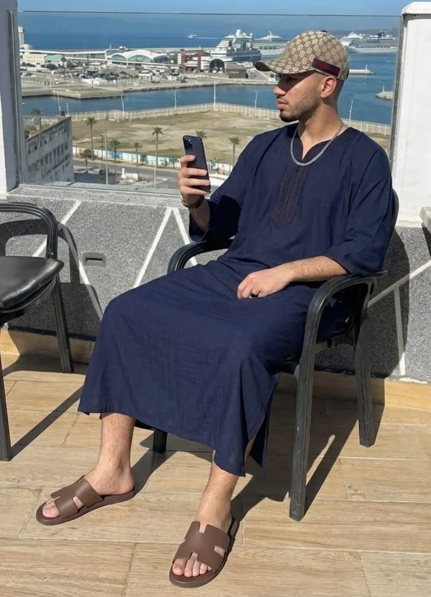 Arab and Turkish men tweet media