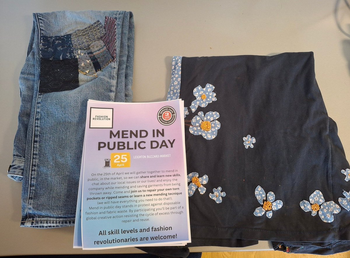 TotallyLocal_LB's tweet photo. Needles and thread at the ready 🧵🪡 The "Learn to Mend" session is happening now until 12pm at Leighton Buzzard Library ( Central Bedfordshire Council Libraries ). https://t.co/Yy2tJH5vnr