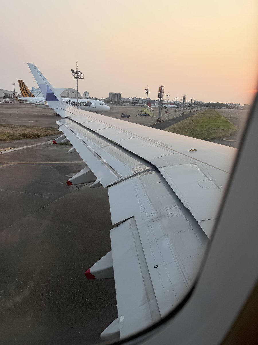 cuyiifly's tweet image. Being reasonably on time for departure to another destination ✈️ #travel #takeoff