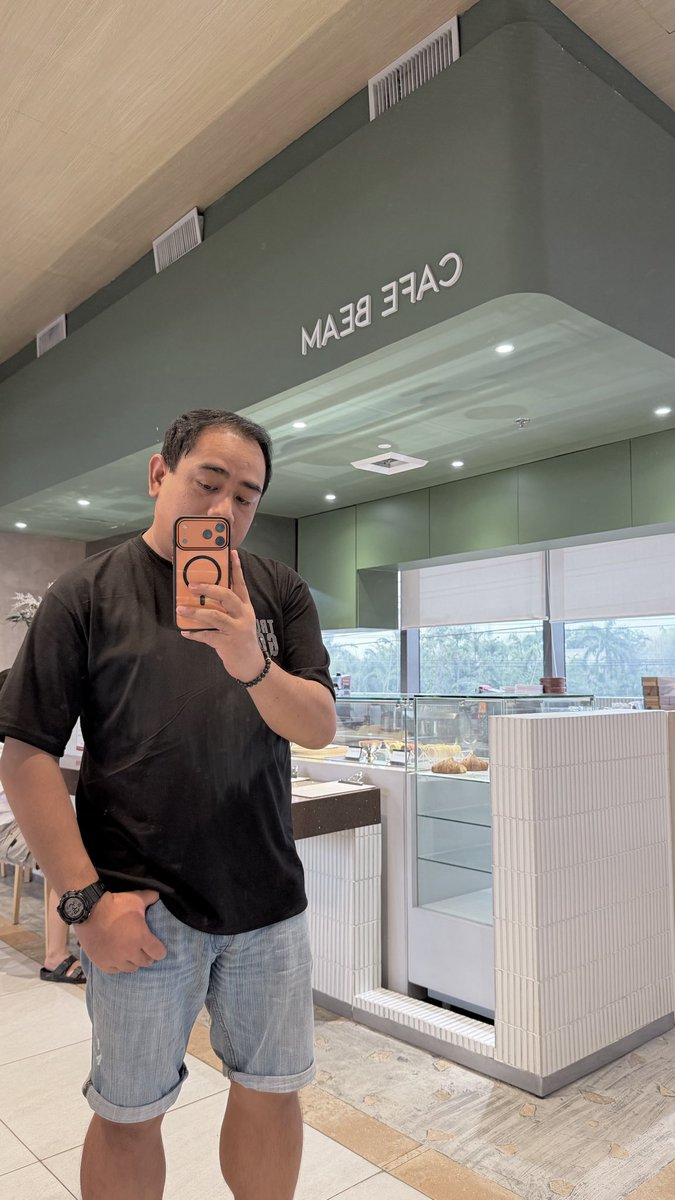 rmtg0786's tweet photo. MirrorSelfie realization - reflect and focus on your goals. Keep going. Trust the process. https://t.co/vaKwEv4m9P