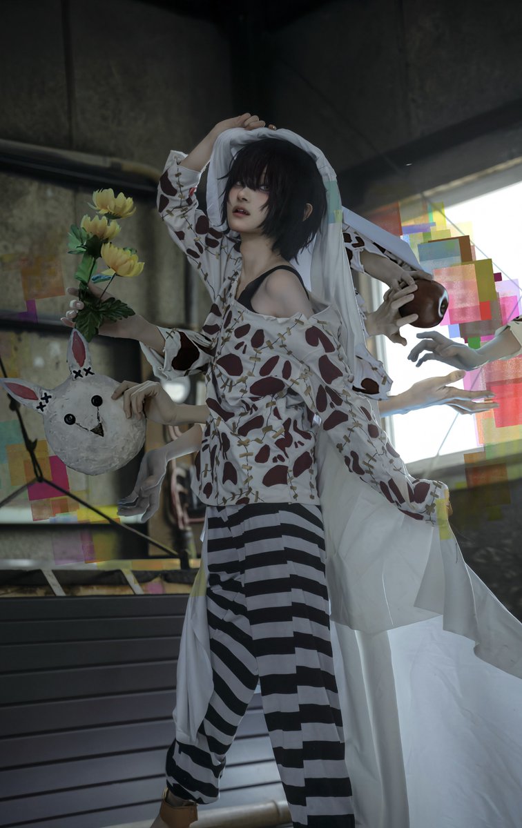 カロエ tweet media