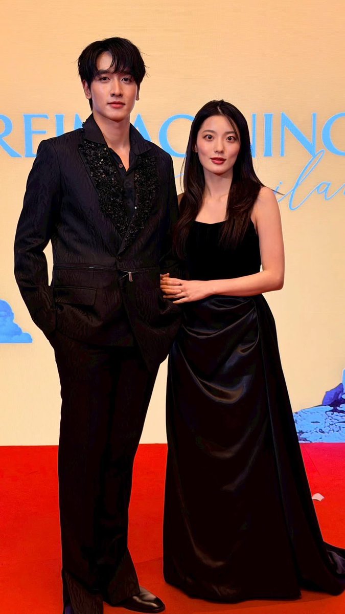 mayurlnxy193297's tweet image. รอฟินคุณพระเอกกับนางเอกจากซีรี่ส์เกาหลี Global Short-Form “The Devil’s Kiss” 😈💋 แล้วน๊าา🫶🫠

#TheDevilsKiss 
#KONGTHAPPEAK #กองทัพพีค
______
“กองทัพ พีค” ควง “Kim Seung-hye” นางเอกเกาหลี เปิดตัว 2 ซีรีส์เกาหลีระดับโลก
เขย่าเวที Hong Kong Filmart 2026