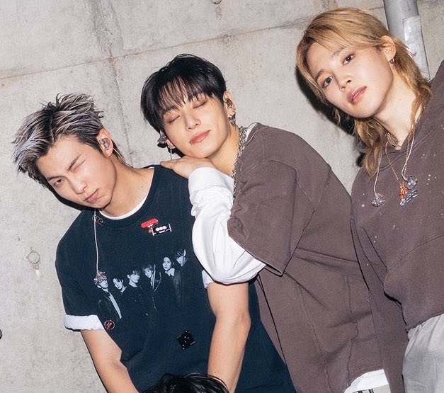 jungkook admirer tweet media