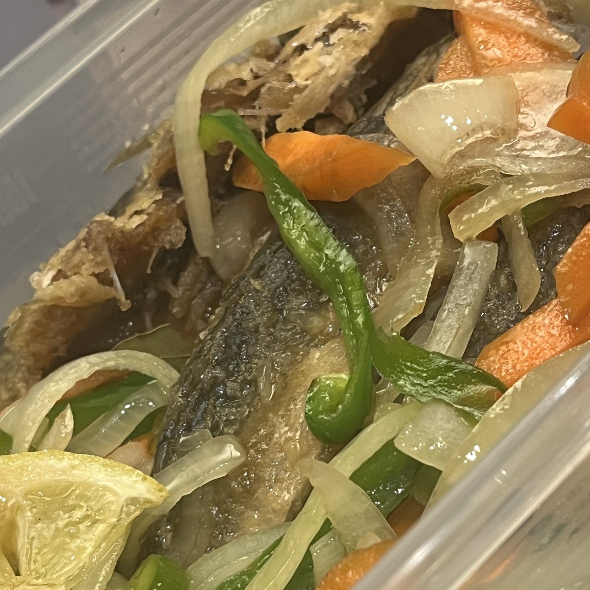 旬菜酒場 市川居笑門／東心斎橋の朝までやってるカウンター10席の居酒屋さん tweet media