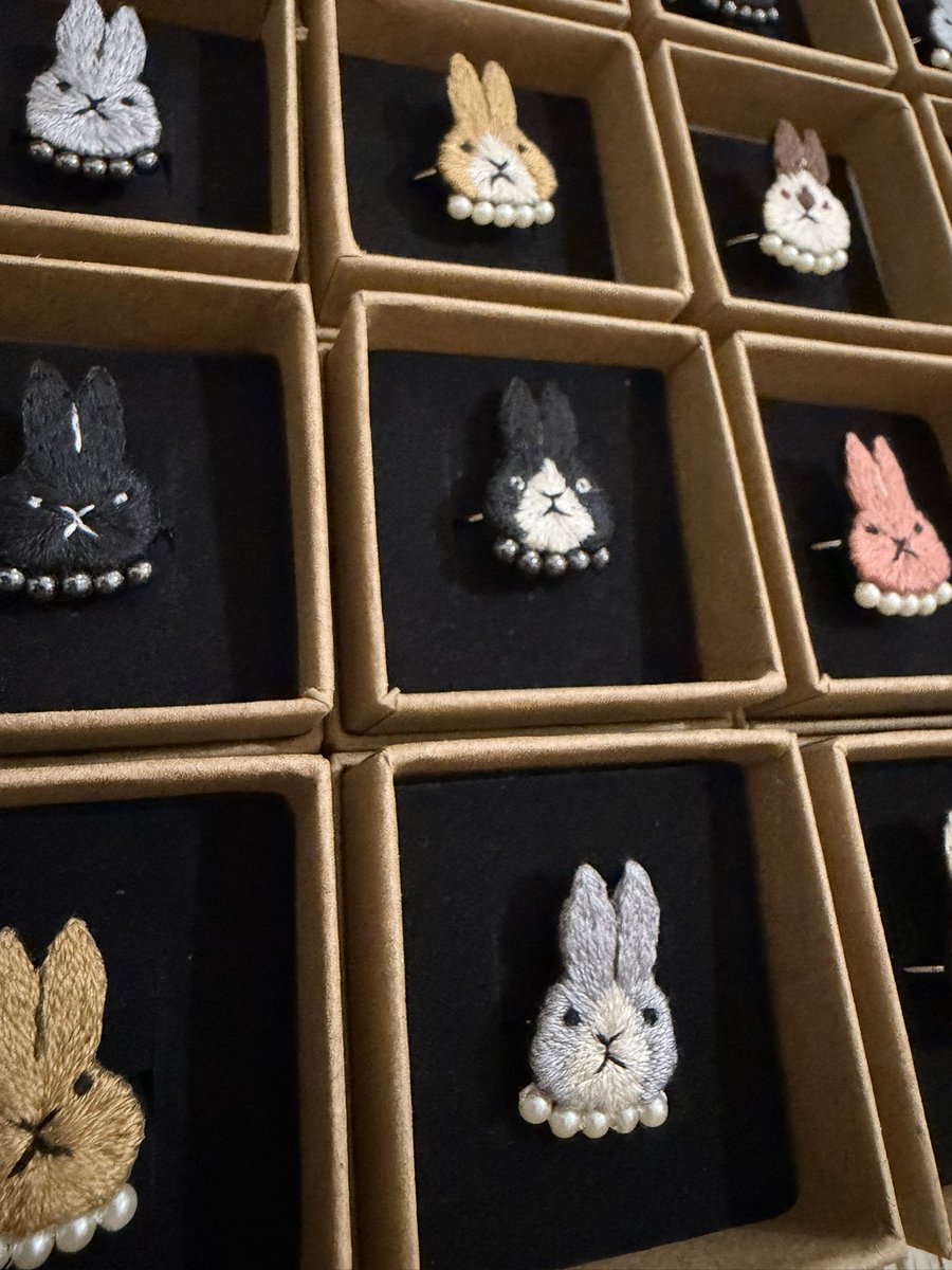 チロチョン tweet media