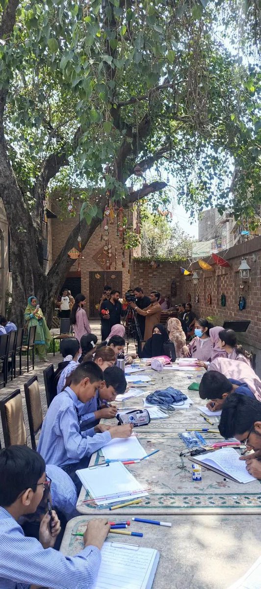 PWCAuthority_'s tweet photo. Gifts and hampers were presented to the winning students during the essay writing, calligraphy, and fresco art session with kids held at Shahi Hammam, in collaboration with Bacha Party, celebrating their creativity and talent.
#shahihammam #bachaparty #studenttalent #youngartists #wcla #walledcitylahoreauthority