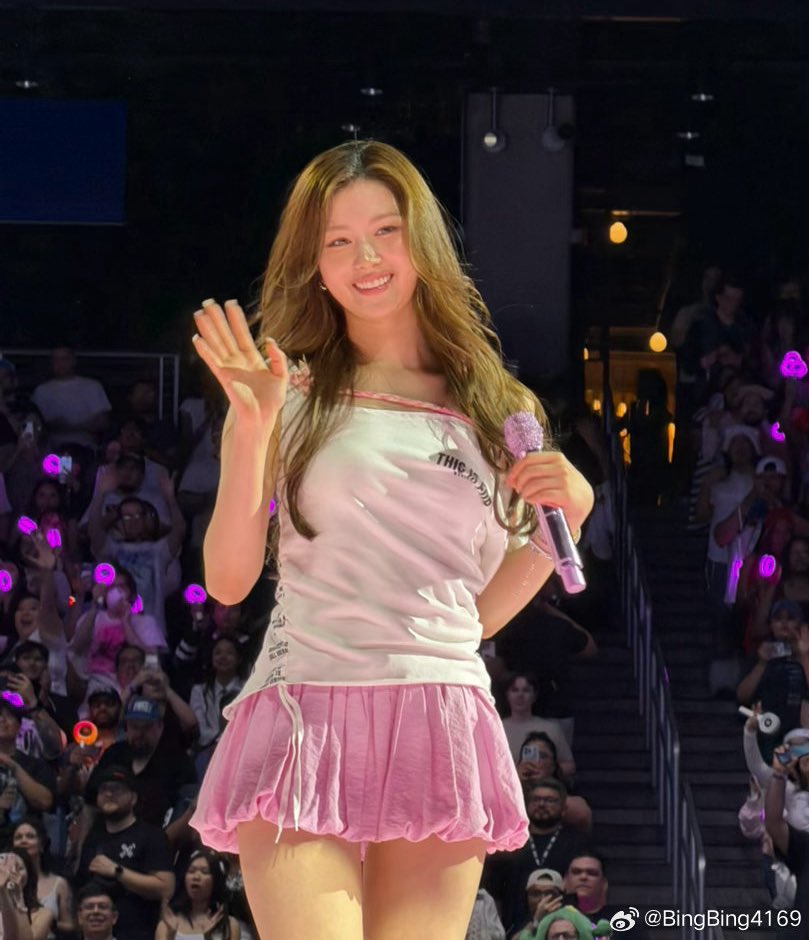 ฅ^•ﻌ•^ฅ tweet media