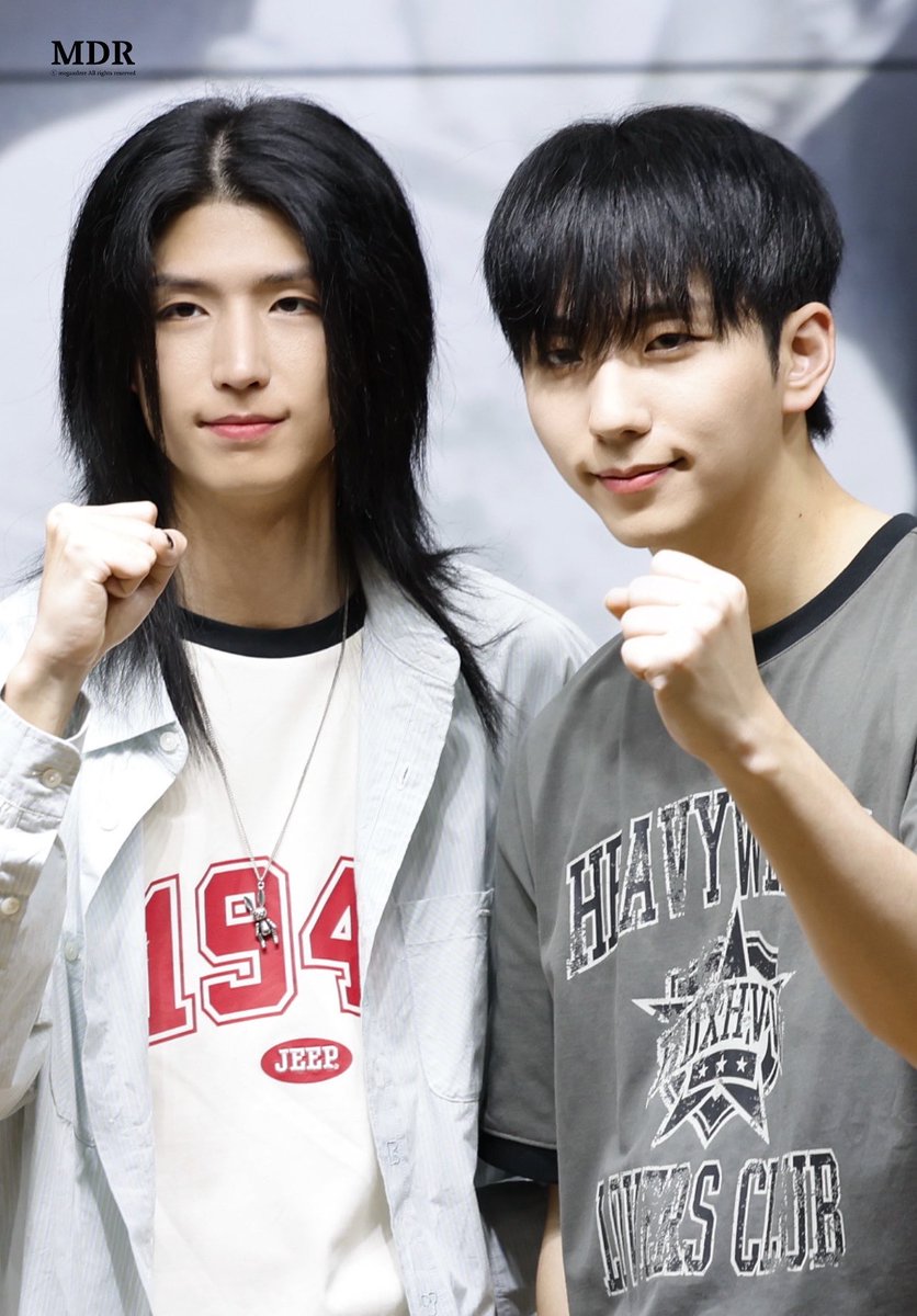 260418 뮤플 🐰🐹

#XdinaryHeroes #엑스디너리히어로즈 #엑디즈 #JunHan #한형준 #준한 #건일 #Gunil