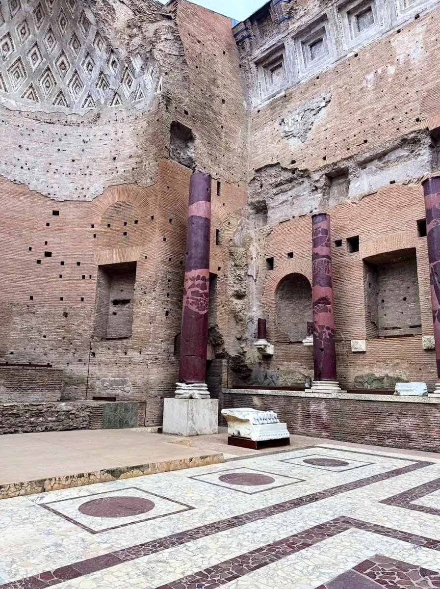 MinervaArmata's tweet image. Rosso antico
#Roma Tempio di Venere e Roma