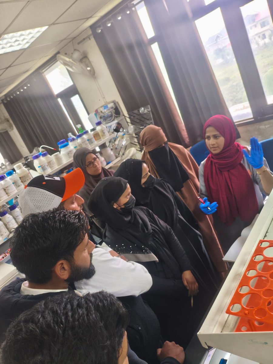 csiriiim's tweet photo. Empowering young minds through scientific learning and skill development 
Students of Degree College Pulwama successfully completed their hands-on training in Plant Tissue Culture Techniques under the CSIR-Integrated Skill Initiatives at CSIR-IIIM Srinagar Branch. Around 15 faculty members and students participated in the programme, which was thoughtfully designed in alignment with the NEP 2020 guidelines to promote experiential learning and industry-relevant skills.
This initiative reflects CSIR-IIIM’s continued commitment towards nurturing scientific temperament, innovation, and capacity building among students.

#CSIRIIIM #CSIRIIIMJammu #SkillDevelopment #PlantTissueCulture #NEP2020 #ScientificTraining #HandsOnLearning #StudentEmpowerment #Biotechnology #ResearchAndInnovation #SrinagarBranch #EducationForFuture