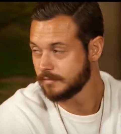 👶aggeliki katife🔴➰🤷🦁🥐🐝 tweet media