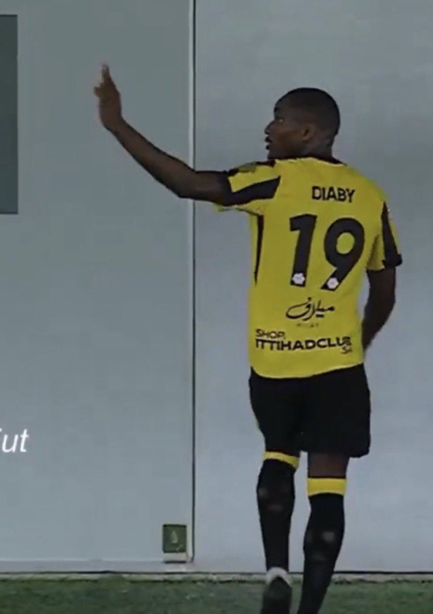 حُسام tweet media