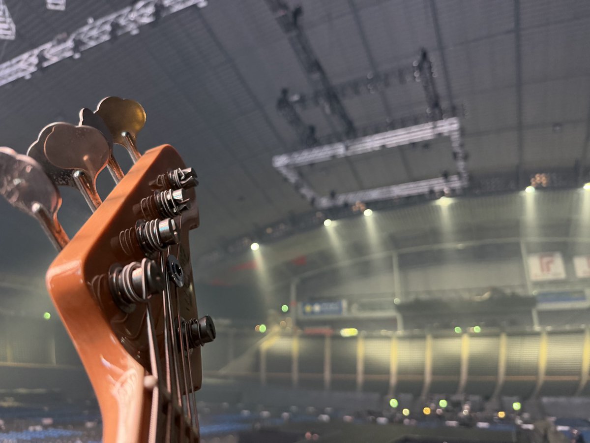 kouichifunabiki's tweet photo. 三浦大知君でJAL SAPPORO MUSIC EXPERIENCE 2026 ！
ドームで圧倒的なパフォーマンスをする大知君&amp;メンバーのみんな、最高！ありがとうございました！

#bass #AtelierZ #M265 #ALBIT https://t.co/F1y403IoE9