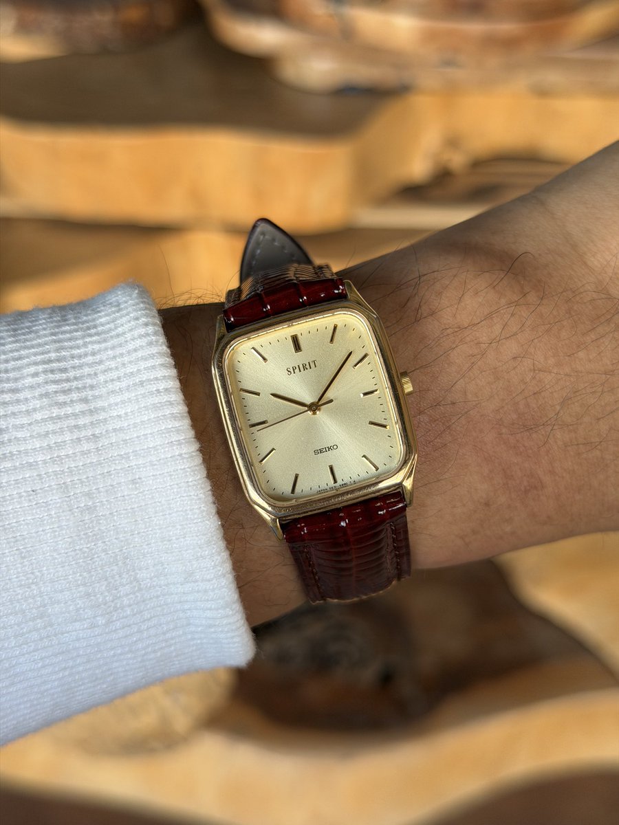 mateorndell's tweet photo. Seiko Spirit ‘Champagne’ 🥂

SOLD🏷️

#seiko #spirit #champagne #vintage https://t.co/CkG1vAaQ2k