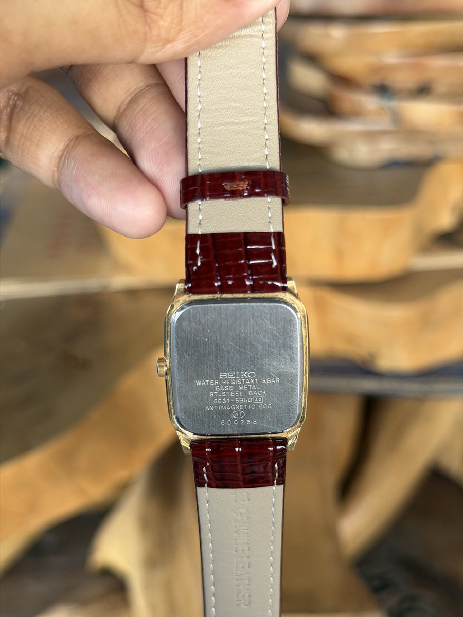 mateorndell's tweet photo. Seiko Spirit ‘Champagne’ 🥂

SOLD🏷️

#seiko #spirit #champagne #vintage https://t.co/CkG1vAaQ2k