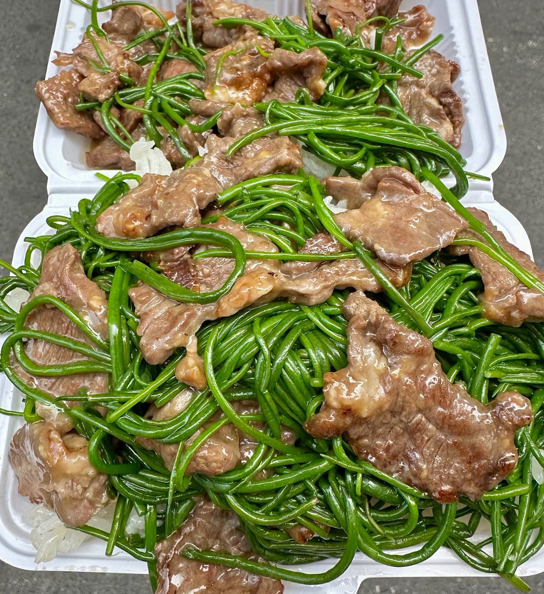 bluceqian9's tweet image. 老黄从上海带回来的美味佳肴😁😃#Chinesefood