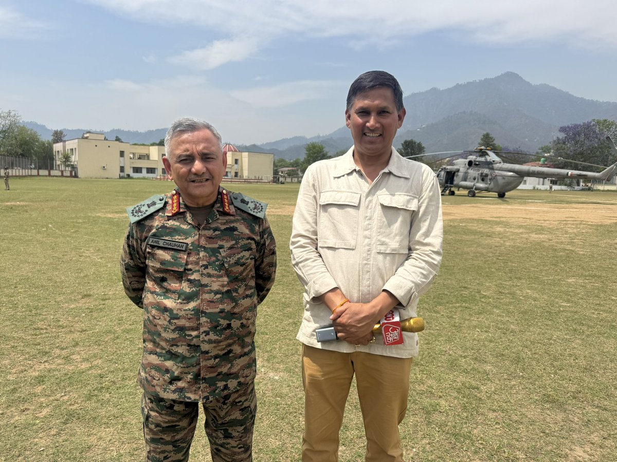 manjeetnegilive's tweet image. Chief of Defence Staff Gen Anil Chauhan spoke Exclusively with me near the #China border in #Uttarakhand. In this interview the #CDS spoke candidly about his tenure and the Indian armed forces' preparedness for war situations around the world. Watch full interview on @aajtak &amp;amp;