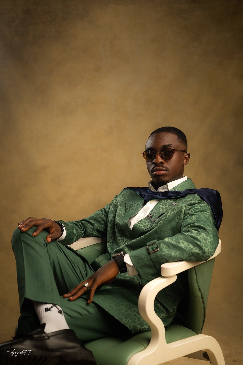 Dee_LegenD6's tweet image. B.Sc bagged, Alhamdullilah🤲🏾🧑🏾‍🎓😎🔥

📸: @ajayshotit

#uniabuja 
#convocation 
#graduate