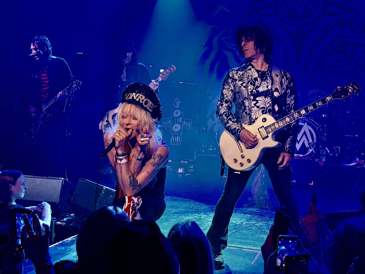 SteveConteNYC's tweet image. Great kickoff of our Finland Tour last night in Helsinki TAVASTIA-klubi! We debuted a couple of songs from our new album, Outerstellar; Black Cadillac and our 8 minute epic, One More Sunrise. Who was there? 

And who's coming tonight to our #MichaelMonroe #Band show in Turku?