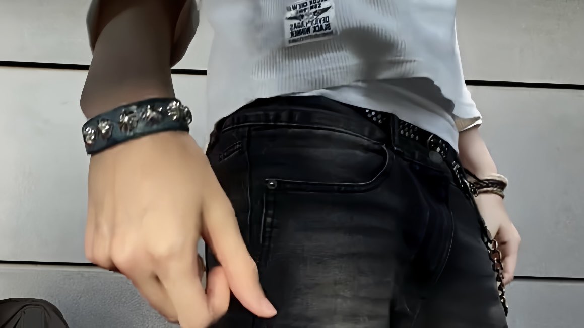 8kerdl ⭑ tweet media