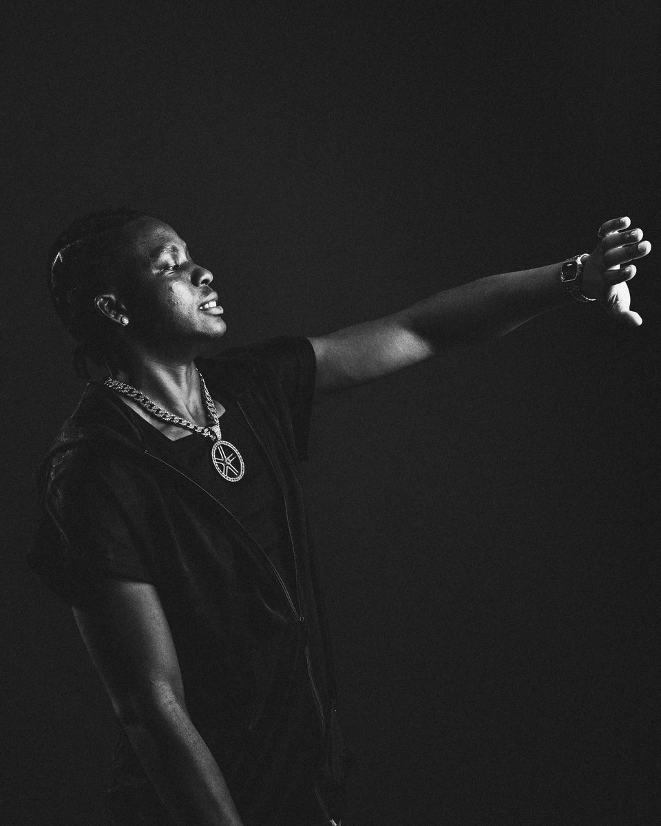 GRAV!TEE tweet media