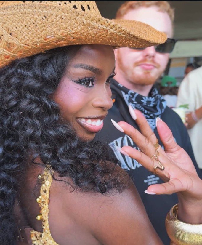 nickistar💅🏾 tweet media