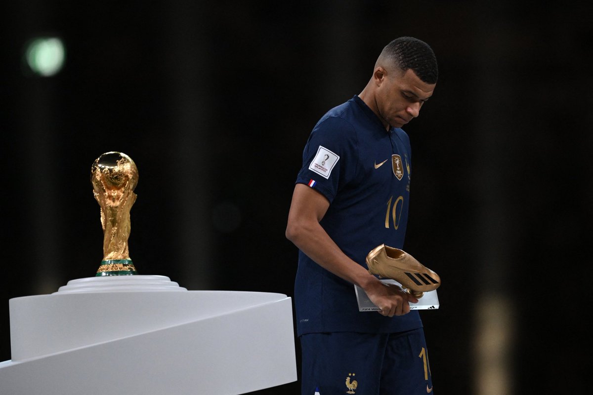 KaderOff_'s tweet photo. @tam22_ps «Mbappé contre le destin » ou « Une finale de cauchemar » https://t.co/l5O6ffuLKw