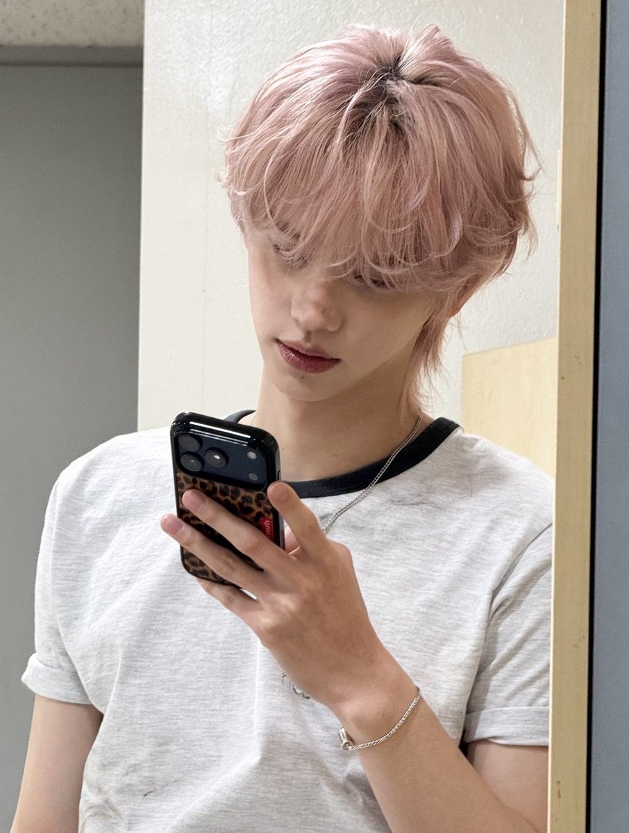 shinjaenid's tweet photo. Asal muasal hubungan ale & sebastian
#nidjae #jaenit few tweets au https://t.co/PQHLoVHaza