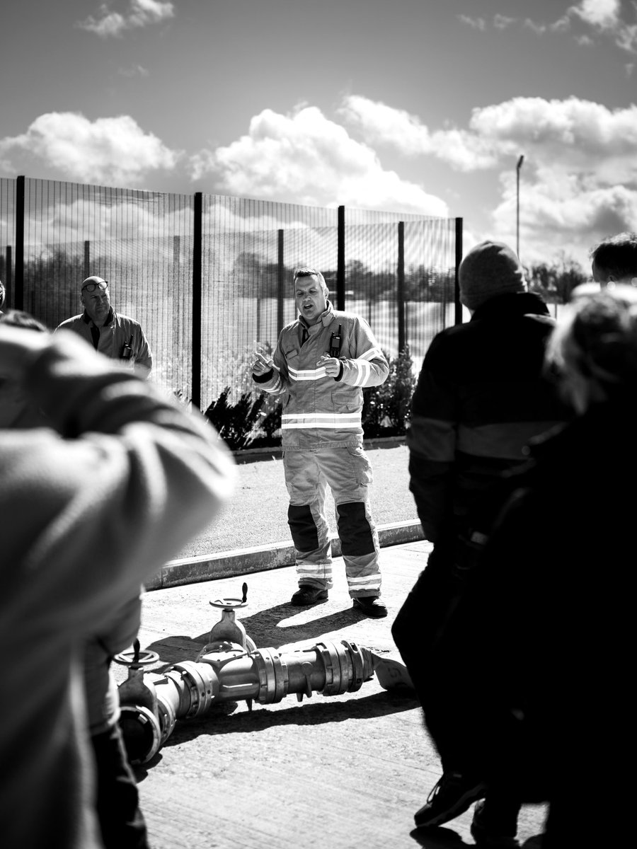 thebounty999's tweet photo. Crews from Whitla Street attended the NIFRS Learning and Development Centre yesterday with partner agencies, where they set up the high-volume pump as part of a demonstration and familiarisation session @NIFRSOFFICIAL @HVPCapability https://t.co/FxSgItYhxt