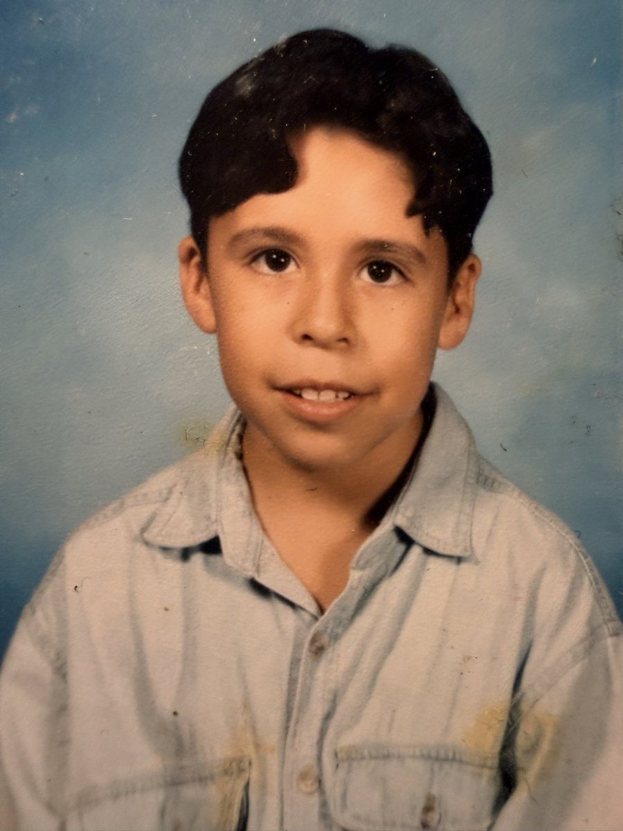 JD_Milstead's tweet photo. Ok last one found my official yearbook photo in color. Again I miss that tan https://t.co/ic7GYqlA1r