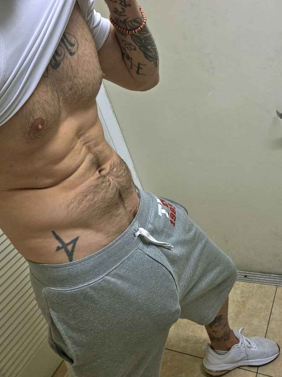 SSSSaxon (6K) tweet media