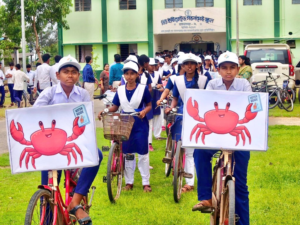 IMedinipur's tweet photo. A cycle rally under SVEEP awareness programme has been organised today on 18.04.2026 at 11:00 am starting from New Integrated Government School, Ramnagar-II.
Contai
District - Purba Medinipur
#CEOWB
#ECISVEEP 
#ECI https://t.co/MI87NmchtP