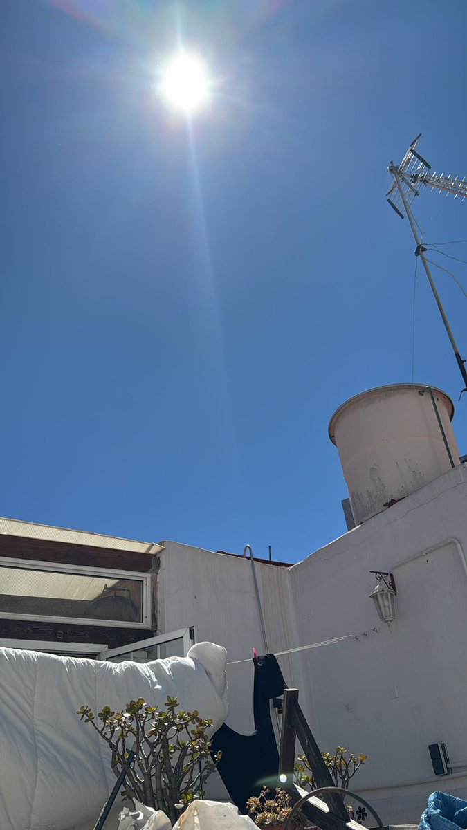 KaiBoham's tweet image. 𝐑𝐞𝐚𝐝𝐲 𝐟𝐨𝐫 𝐭𝐨𝐦𝐨𝐫𝐫𝐨𝐰 ⚽️

Really enjoying my life in #Spain, especially now that the weather keeps getting better. Daily gym sessions, taking a quiet moment and enjoying the warmte. Now  is all about preparing for tomorrow. 

#Football #Daily #GymLife #GibraltarFA