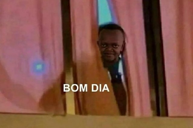 "Impossível alguém estar acordado 
tão cedo em pleno sábado."

Eu: