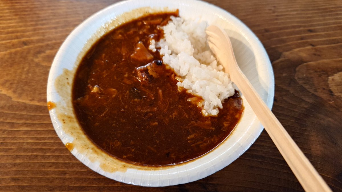 owaraimari's tweet photo. 夜公演は宮迫さんの特製カレーライスでした！
アヤトさんが出てきたときびっくりした！宮迫チャンネル4人のときも好きだったから嬉しかったです（＾ー＾）
初期を思い出して懐かしかった。

#さこる会2026 #宮迫博之 #つつみひろき #おりょー #ニシキドアヤト https://t.co/A5bMEGJe0r