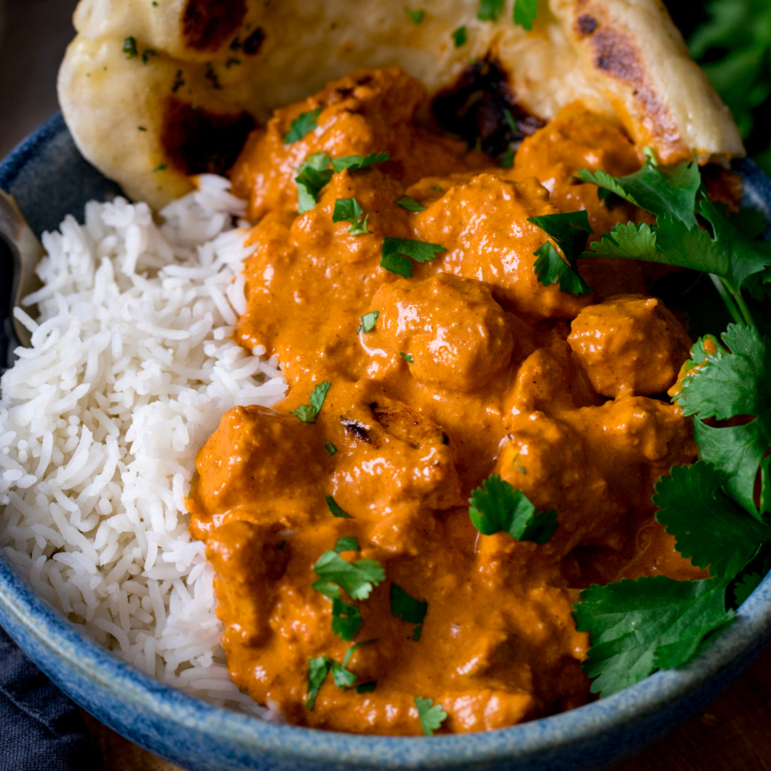 KitchenSanc2ary's tweet image. This Butter Chicken is a lovely mild curry with plenty of sauce to soak into the rice! A little bit of up front prep is all you need, then you can cook this dish in less than 30 minutes.
kitchensanctuary.com/butter-chicken/
#Foodie #curry #recipe