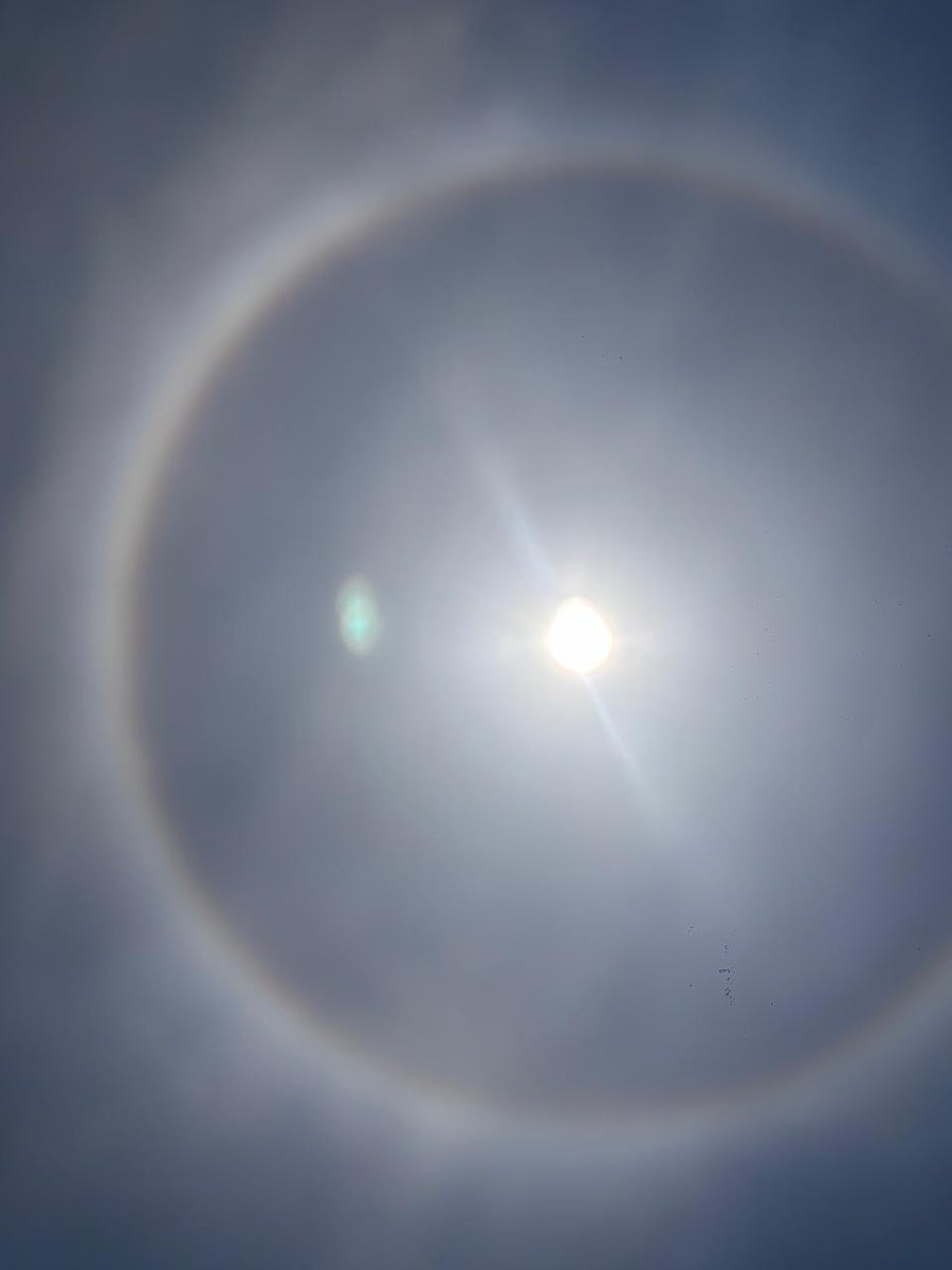 knews_odisha's tweet image. ସୂର୍ଯ୍ୟଙ୍କ ଚାରିପଟେ ଦେଖିବାକୁ ମିଳିଛି ବିଚିତ୍ର ଚିତ୍ର

#Odisha 
#sun 
#knewsodisha