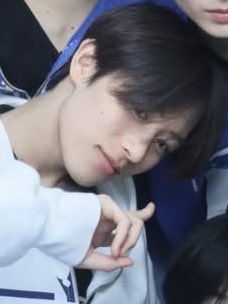 飯塚亮賀 顔 tweet media