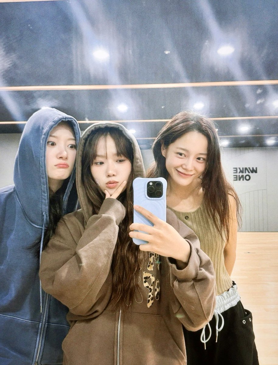 sejeopi_'s tweet image. 2026.04.18❣️plus chat
Yoojung: 
어제 찍은 오연완 사진들 &amp;gt;.&amp;lt; ♡ 쀼~

Photos of Oh Yeon-wan taken yesterday &amp;gt;.&amp;lt; ♡ Ppyu~

#아이오아이 #IOI #LOOP 
#ioi_10th
#김세정 #KIMSEJEONG
#キムセジョン #金世正
#세정 #SEJEONG
#IOICONCERTTOUR_LOOP_IN_SEOUL