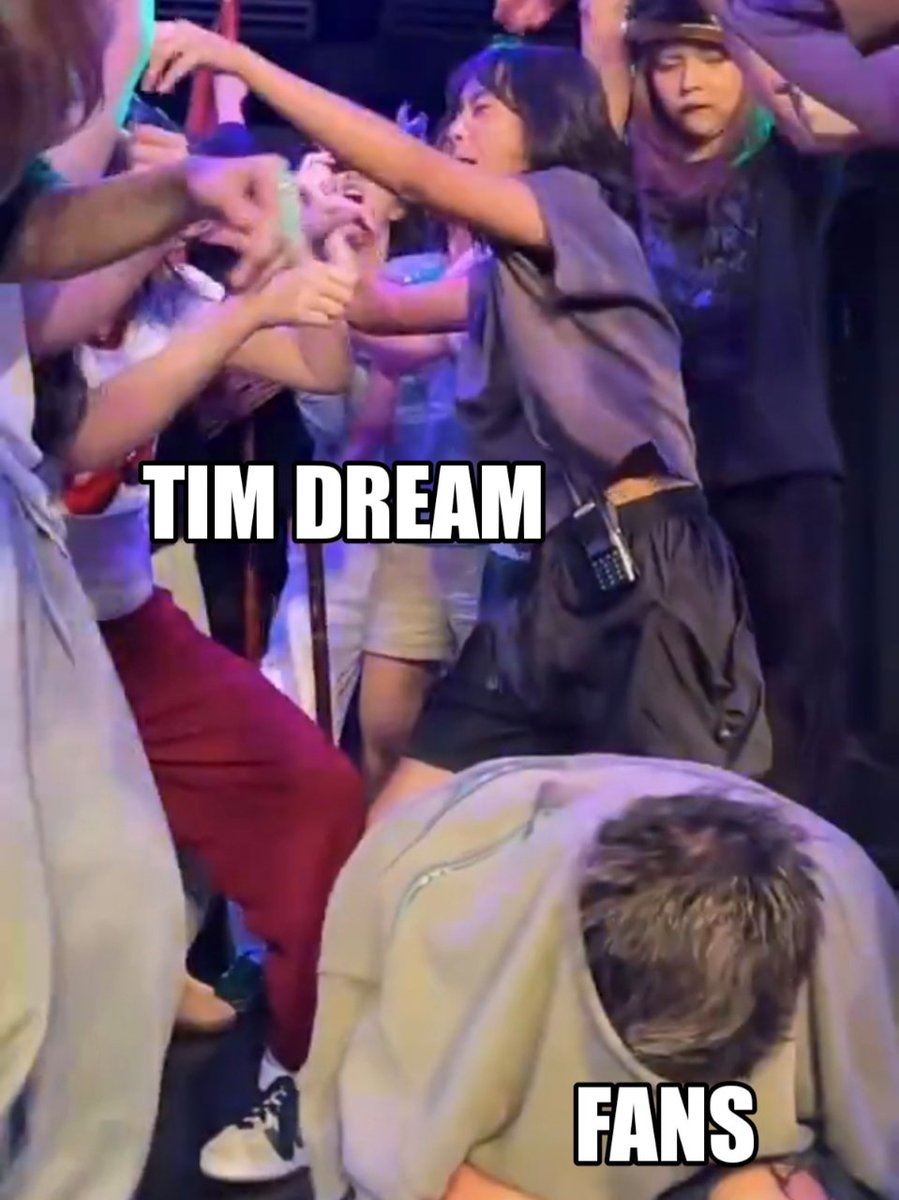 Smurfette tweet media