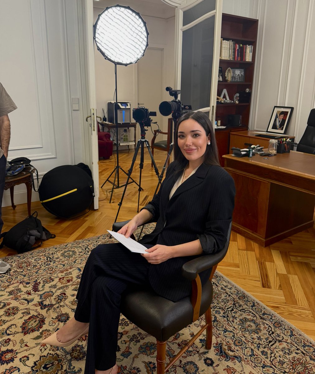 Ada Lluch tweet media